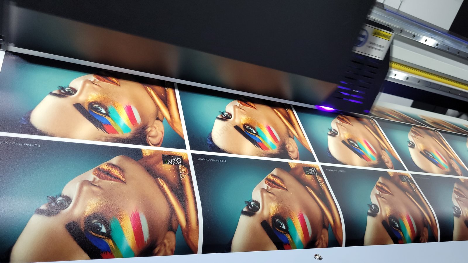 UV flatbed printer producing printed boards